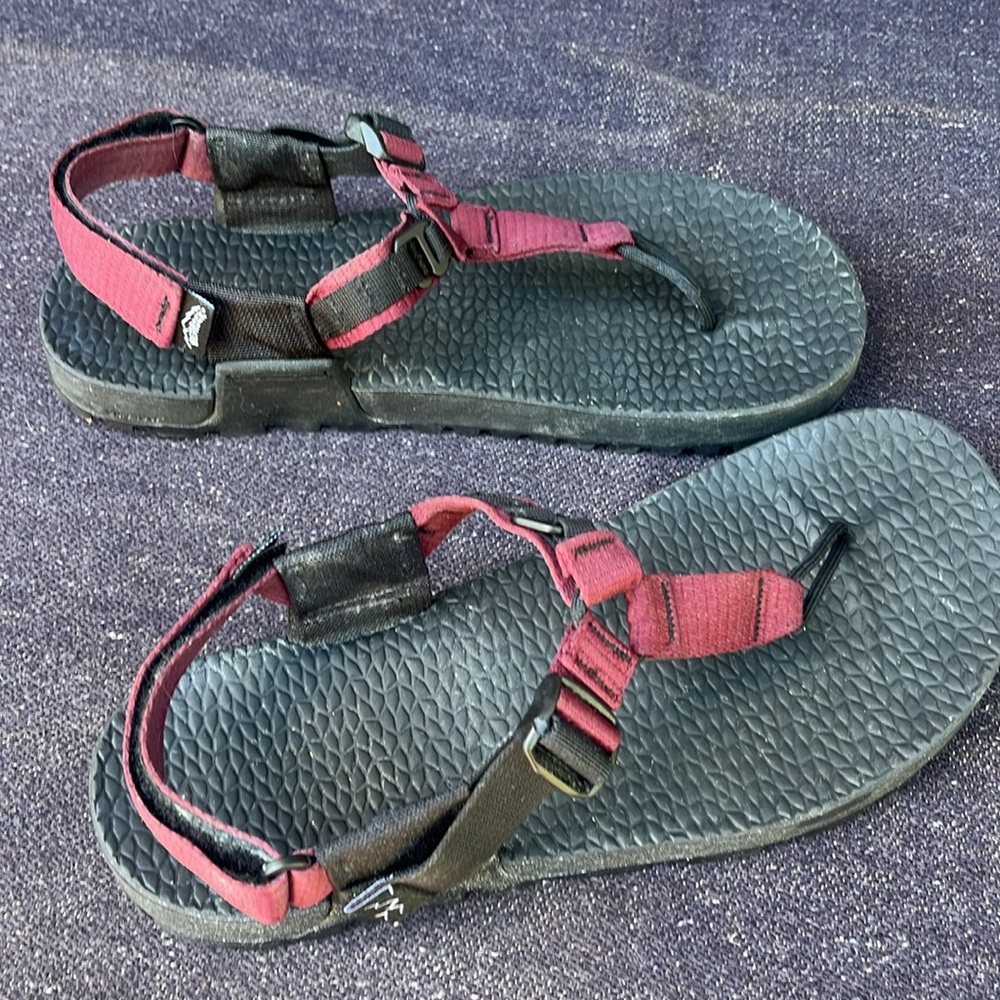 COPY - Bedrock Cairn Evo C Sandals
Men's 9 / Women's 10 / Burgundy